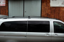 Mercedes Vito/V-trieda W447 2014– Čierne strešné lyžiny CAN Originálny dizajn (kovové nohy) Stredný rázvor (LONG) fotografia 4