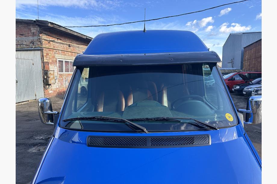 Mercedes Sprinter W901/902/903/904/905 1995–2006 Slnečná clona na čelné sklo (čierny lesk, 5 mm) Fotografia 4