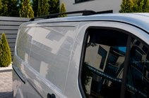 Ford Custom 2013–2022 Strešné lyžiny Skyport (2 ks, čierne) Krátky rázvor fotografia 1