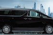 Luxusný minivan Toyota Alphard tretej generácie fotografia 9