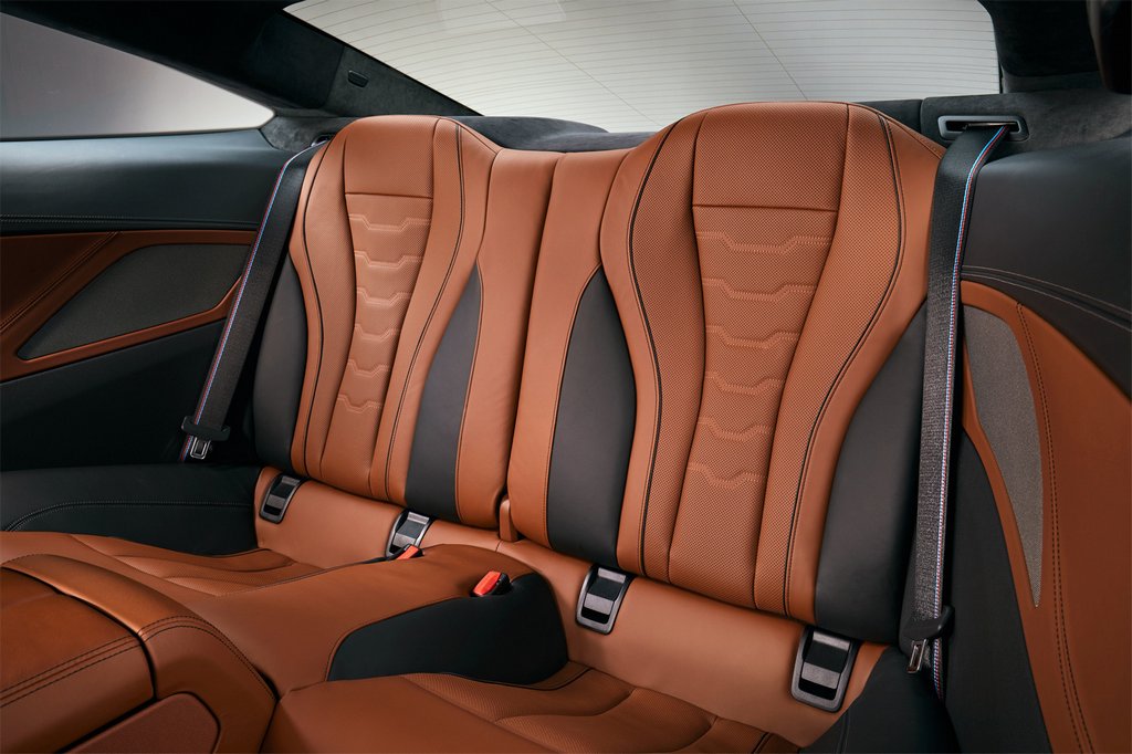 Recenzia nového kupé BMW 8-Series s pohonom všetkých kolies