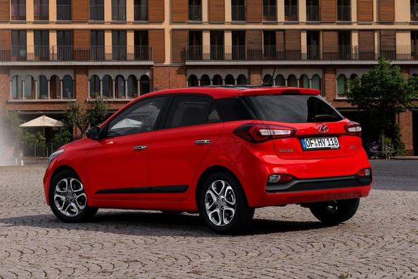 Modernizovaný päťdverový hatchback Hyundai i20 Fotografia 4