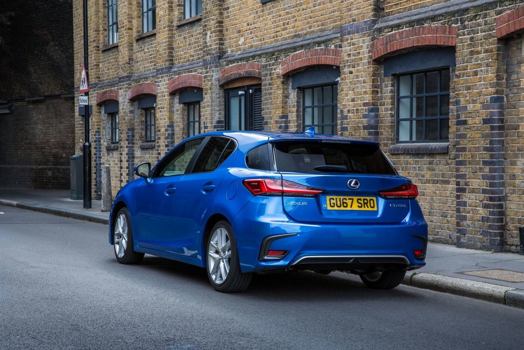 Hybridný hatchback Lexus CT 200h