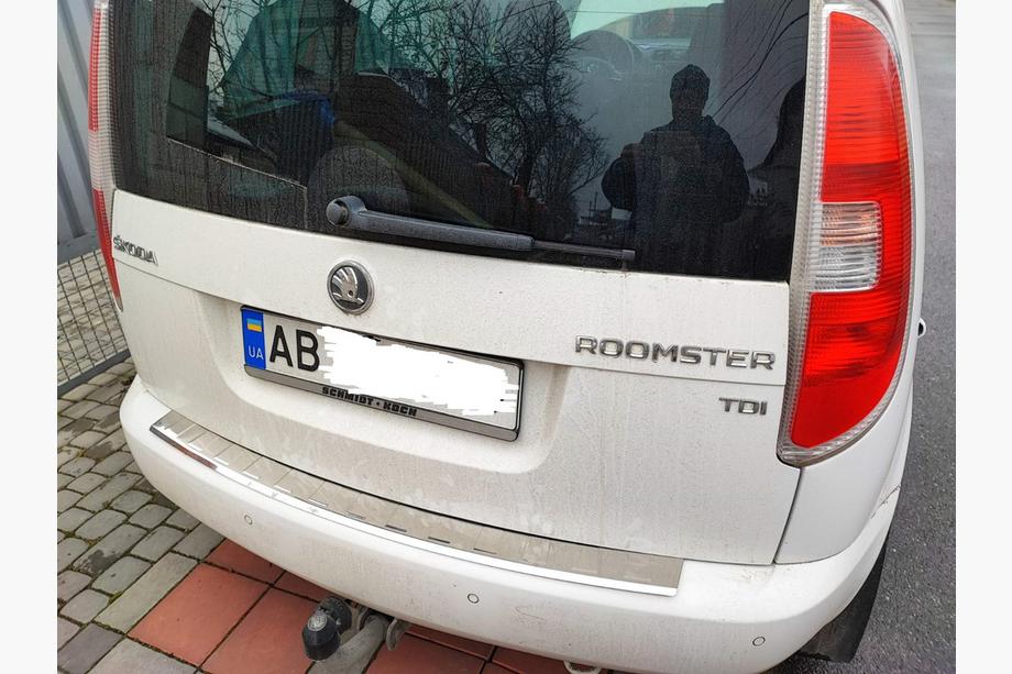 Skoda Roomster 2006–2015 Nerezová lišta na zadný nárazník Matná Image