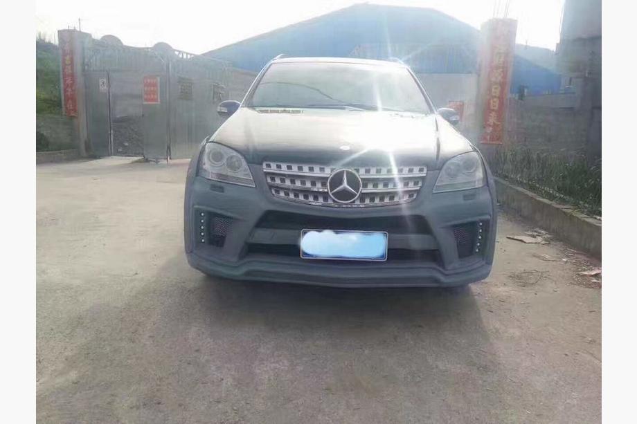 Mercedes ML W164 2005–2011 AMG bodykit – kompletná sada nárazníkov Fotografia 3