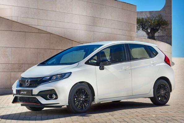 Recenzia modernizovaného kompaktného hatchbacku Honda Jazz