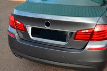 BMW 5. rad F10/F11 2010–2016 Nerezová lišta nad ŠPZ SD fotografia 4