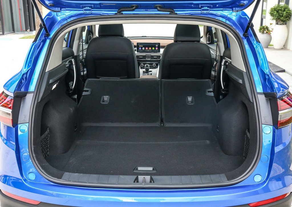 Crossover Geely SX11: nový model v ponuke čínskej značky