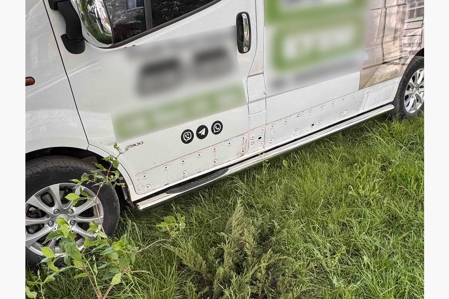 Nissan NV300/Primastar 2016– Bočné trubky (2 ks, nerez) 70 mm, krátky rázvor Fotografia 6