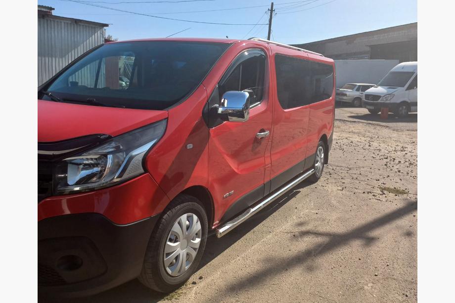 Nissan NV300/Primastar 2016– Bočné trubky (2 ks, nerez) 70 mm, krátky rázvor Fotografia 4