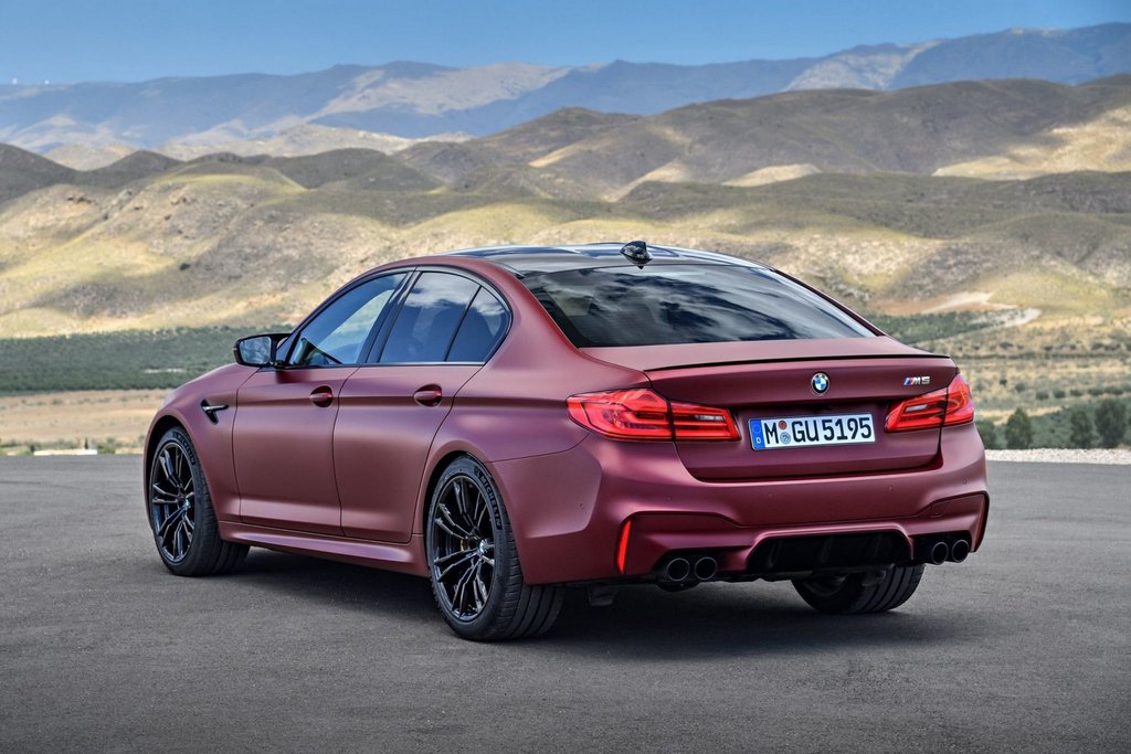 Športový sedan BMW M5 šiestej generácie