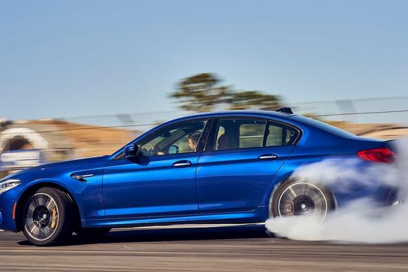 Športový sedan BMW M5 šiestej generácie
