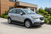 Opel Crossland X 2017–2024 Bočné nášľapy Allmond Black (2 ks, hliník) fotografia 1