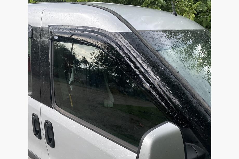 Fiat Doblo II 2010–2022 Okenné deflektory (2 ks, Niken) 2015+, 4 ks Image