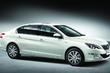 Recenzia lacného sedanu Peugeot 408 fotografia 3