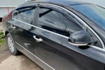 Volkswagen Passat B6 2006–2012 Okenné deflektory s chrómovou lištou SD (4 ks, HIC) fotografia 1