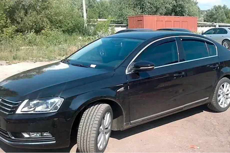 Volkswagen Passat B7 2012–2015 Okenné deflektory s chrómovou lištou SD (4 ks, EU, HIC) Fotografia 8