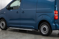 Citroen Jumpy/Dispatch 2017– Bočné nášľapy Line (2 ks, hliník) fotografia 1