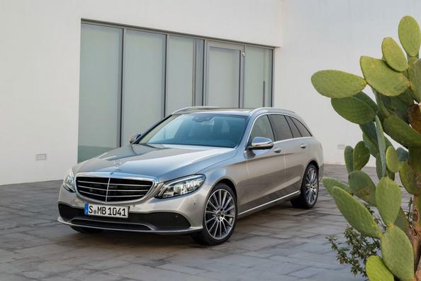 Prehľad modernizovaného kombi Mercedes-Benz C-class 4. generácie