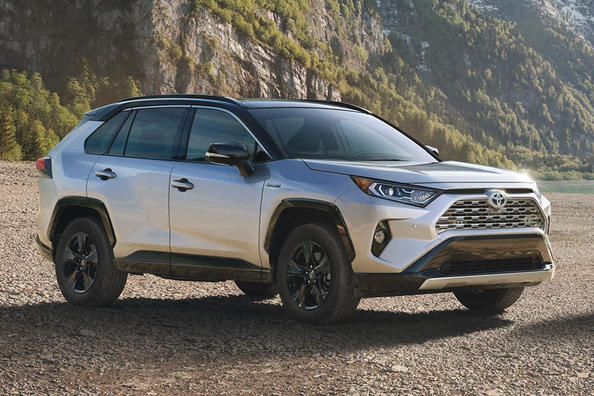Crossover Toyota RAV4 piatej generácie