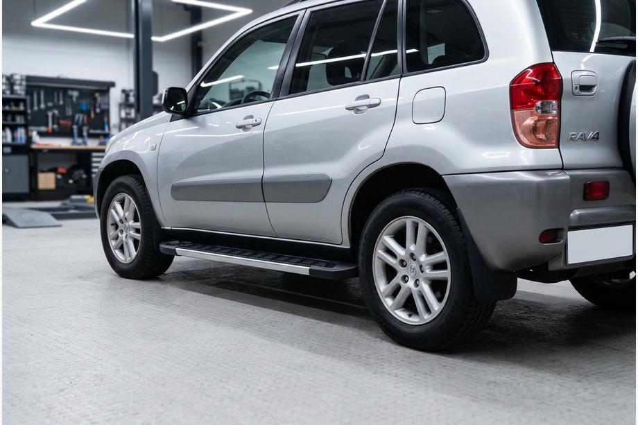 Toyota Rav 4 2001–2005 Bočné nášľapy RedLine V1 (2 ks, hliník) Fotografia 3