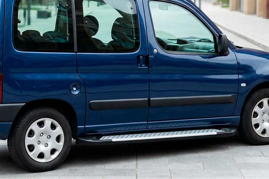 Peugeot Partner 1996–2008 Bočné nášľapy Allmond Grey (2 ks, hliník) Image