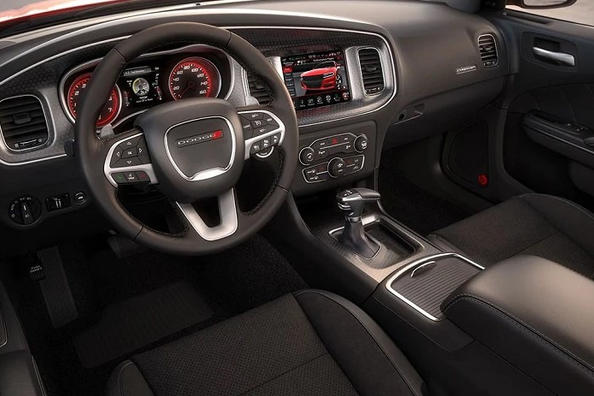 Športový sedan Dodge Charger siedmej generácie Fotografia 4