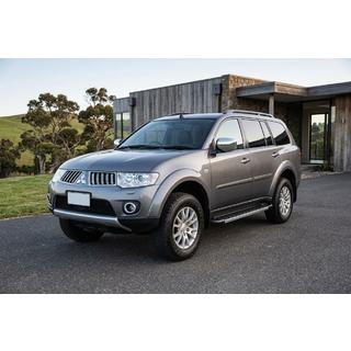 Bočné nášľapy RedLine V1 (2 ks, hliník) Mitsubishi Pajero Sport 2008–2015 fotografia 1