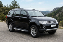 Mitsubishi Pajero Sport 2008–2015 Bočné prahy Maya V1 (2 ks, hliník) fotografia 1
