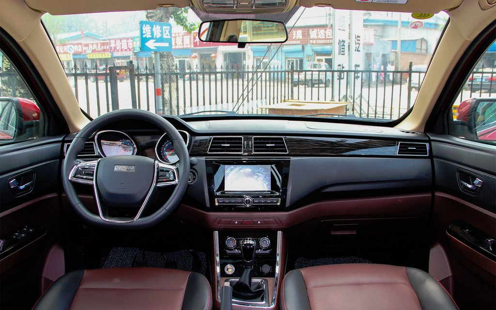 Sedemmiestny crossover Lifan Myway