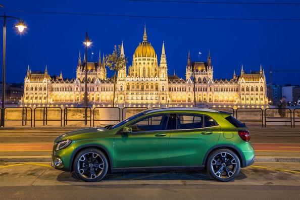 Kompaktný crossover Mercedes-Benz GLA-Class