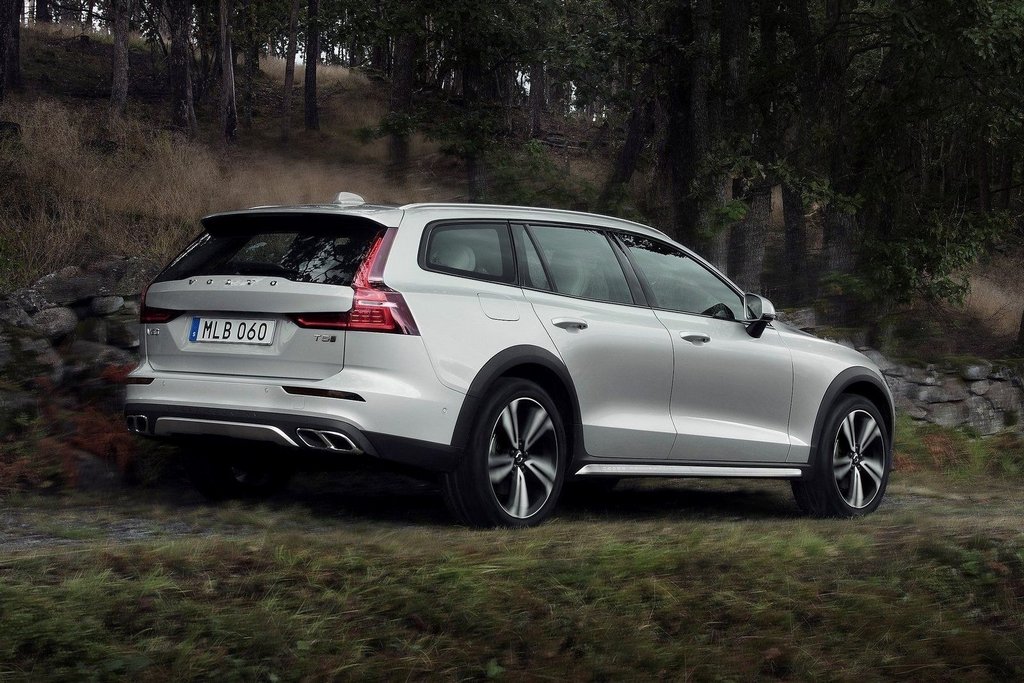 Druhá generácia zvýšenej priechodnosti Volvo V60 Cross Country