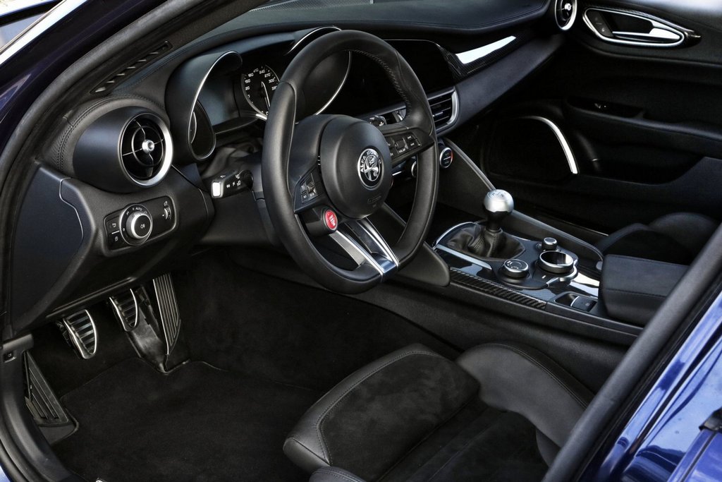 Recenzia sedanu Alfa Romeo Giulia