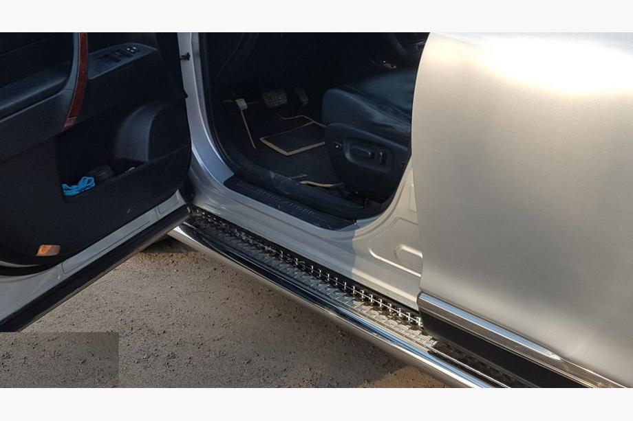 Toyota Highlander 2008–2013 Bočné prahy Premium (2 ks, nerez.) Ø60 mm Image