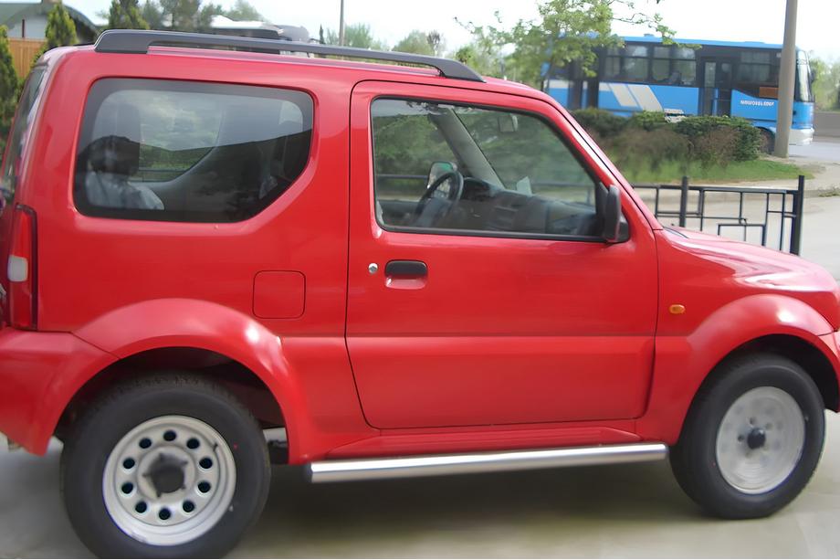 Suzuki Jimny 1998–2018 Bočné rúrky (2 ks, nerez) Fotografia 1