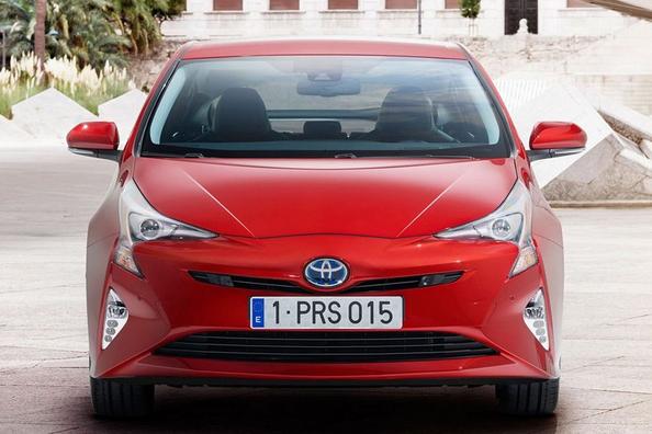 Štvrtá generácia hybridného hatchbacku Toyota Prius Fotografia 7