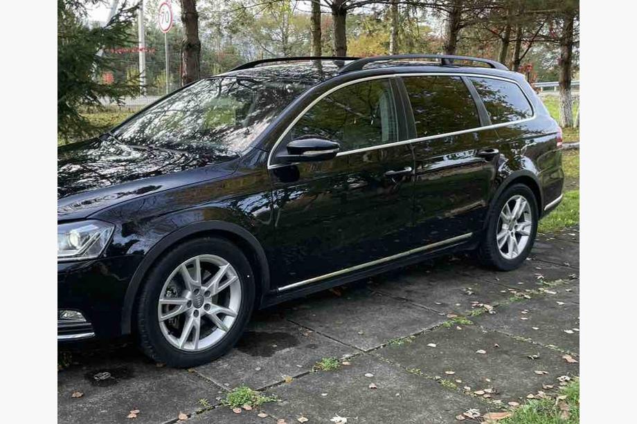 Volkswagen Passat B7 2012–2015 Lemy blatníkov SD/SW (4 ks, čierne, ABS) Image