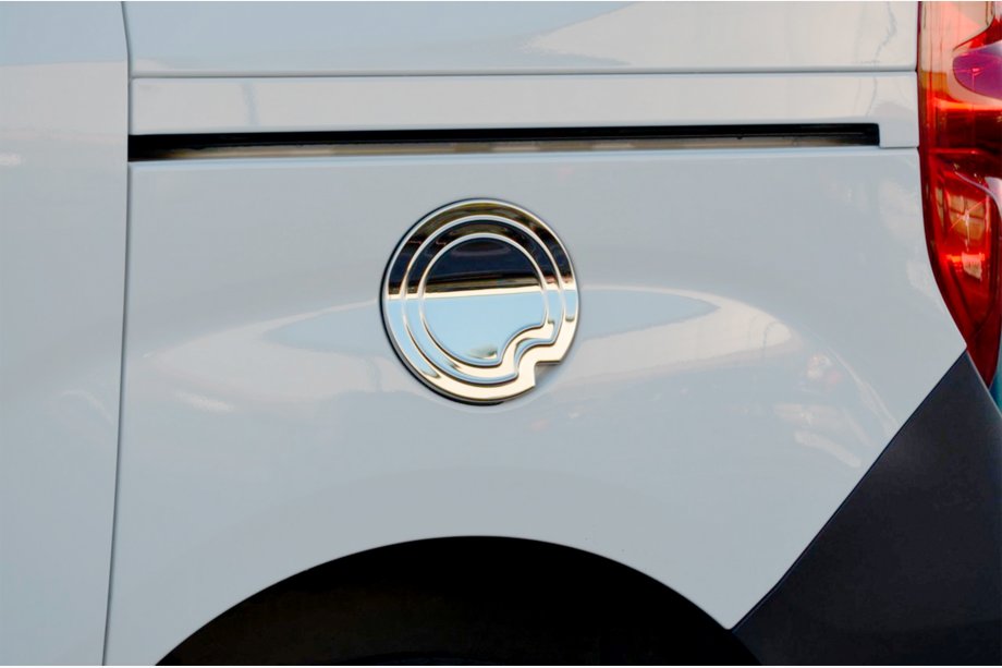 Opel Combo 2012–2018 Nerezový kryt dvierok palivovej nádrže Image