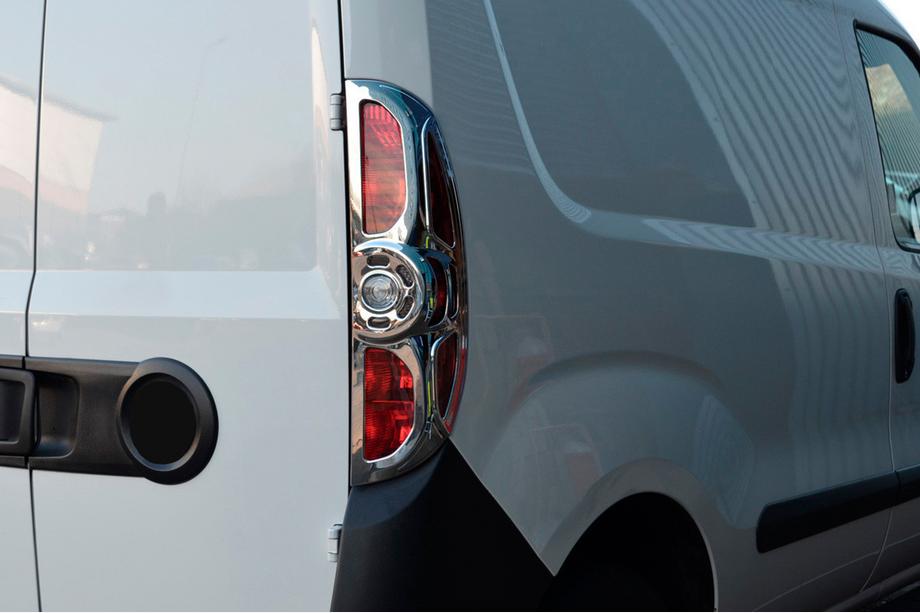 Opel Combo 2012–2018 Chrómová obruba zadných svetiel (2012-2015, 2 ks, plast) Image
