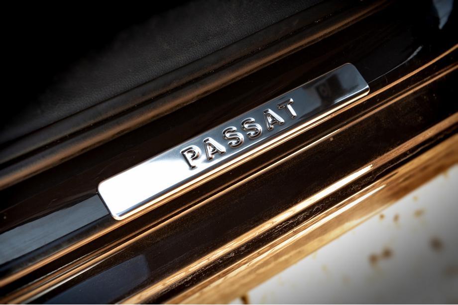 Volkswagen Passat B7 2012–2015 OmsaLine typ 1 nerezové prahové lišty (4 ks) Fotografia 4