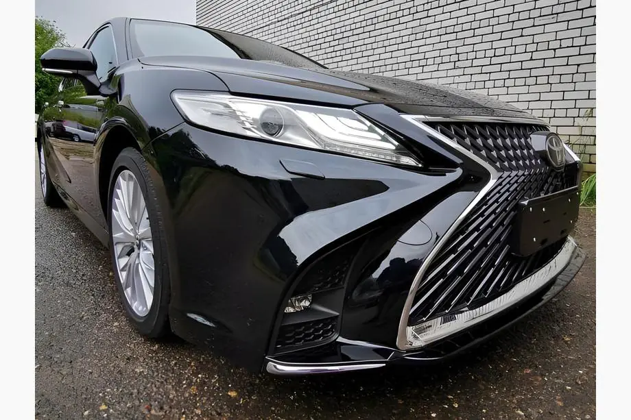 Toyota Camry 2017–2023 Kompletný bodykit Lexus LS style Fotografia 3