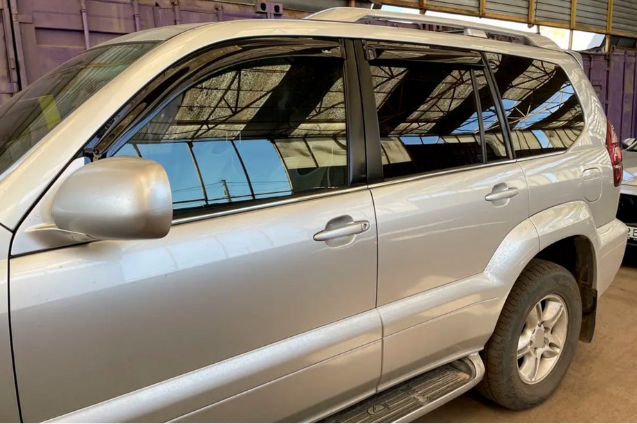 Lexus GX470 2002–2009 Deflektory okien (4 ks, HIC) Fotografia 1