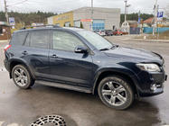 Toyota Rav 4 2006–2013 Strešné lyžiny Skyport (čierne) fotografia 2