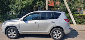 Toyota Rav 4 2006–2013 Strešné lyžiny Skyport (čierne) fotografia 3