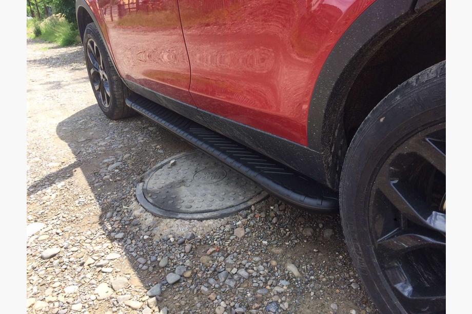 Land Rover Discovery Sport 2014– Bočné nášľapy Bosphore Black (2 ks, hliník) 2019+ Fotografia 4