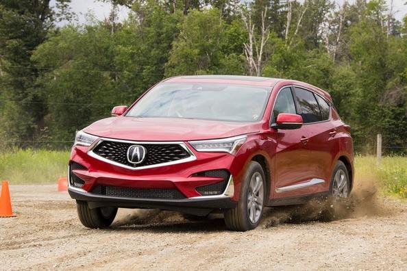 Crossover Acura RDX modelového roka 2019