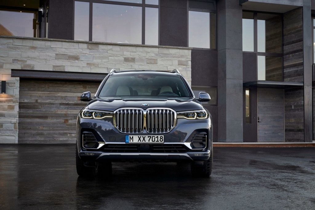 Vlajkový crossover BMW X7