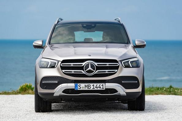 Prémiový crossover Mercedes-Benz GLE novej generácie