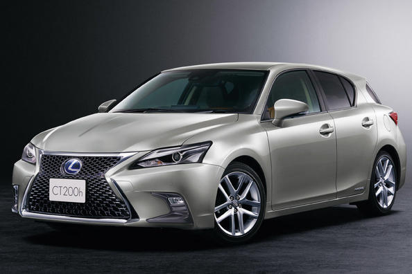 Recenzia hybridného hatchbacku Lexus CT 200h