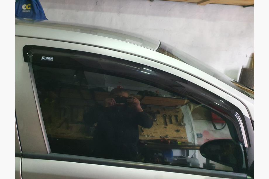 Opel Corsa D 2007–2014 Okenné veterné deflektory (4 ks, Niken) Image